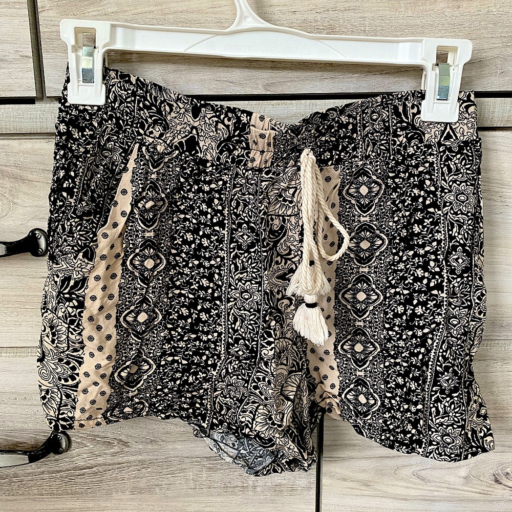 Patterned soft shorts